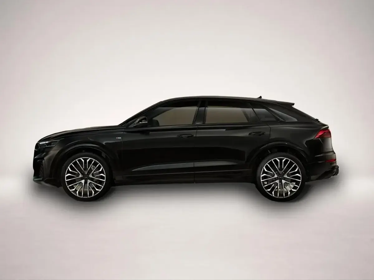 Gebraucht Audi Q8 Design 286 PS (210 kW) 2026 Manufacturer SUV