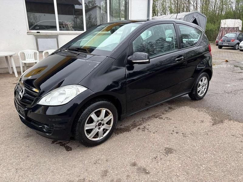Gebraucht Mercedes A150 95 PS (69 kW) 2008 Kosmosschwarz  metalliclack Kleinwagen