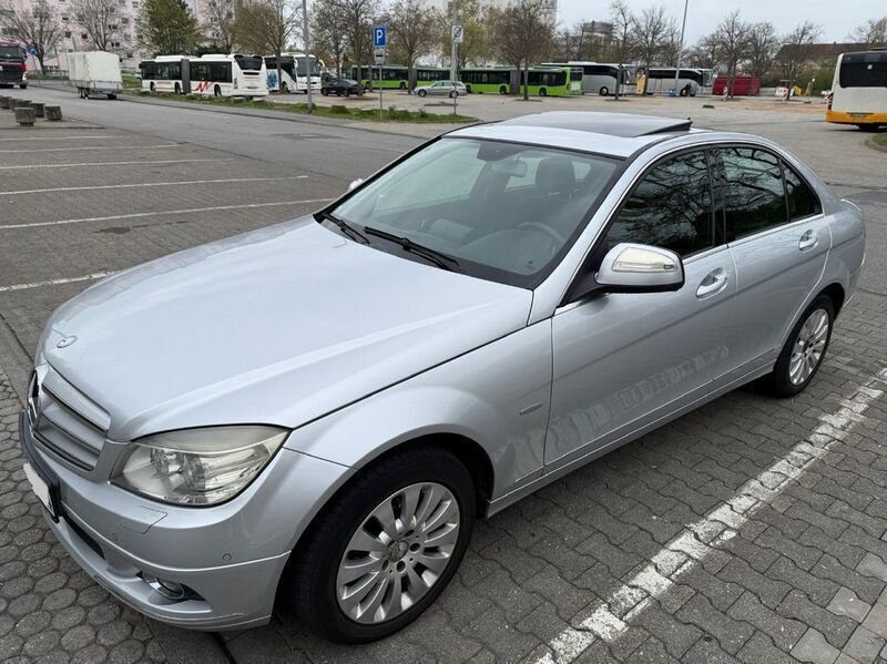 Silber Gebraucht 2007 Mercedes C220 Elegance Limousine | 5.150 € (Guter Preis) - Bild 1/4