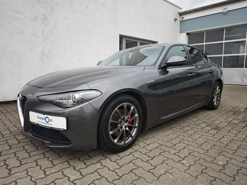 Grau Gebraucht 2021 Alfa Romeo Giulia Super Limousine | 18.990 € (Superpreis) - Bild 1/4