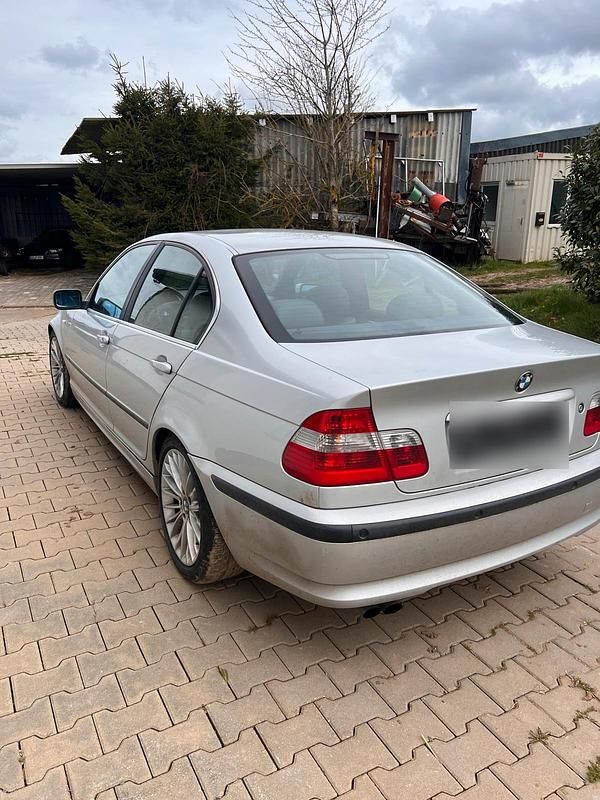 Gebraucht BMW 320 170 PS (125 kW) 2004 Silber Limousine