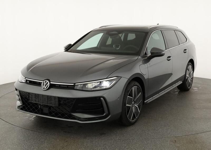 Diabas grau metallic Neu 2025 VW Passat R-line Kombi | 53.495 € (Superpreis) - Bild 1/4