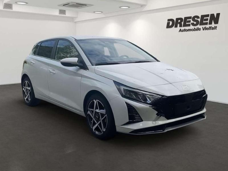 Atlas white / sol Neu 2025 Hyundai i20 Prime Kleinwagen | 23.590 € (Guter Preis) - Bild 1/4