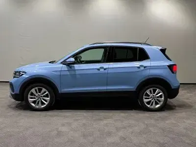 Gebraucht VW T-Cross Life 116 PS (85 kW) 2024 Clear blue metallic SUV