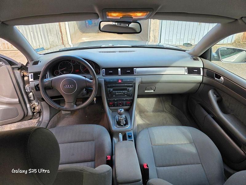 Używany Audi A6 150 KM (110 kW) 2002 Szary Sedan/Limuzyna