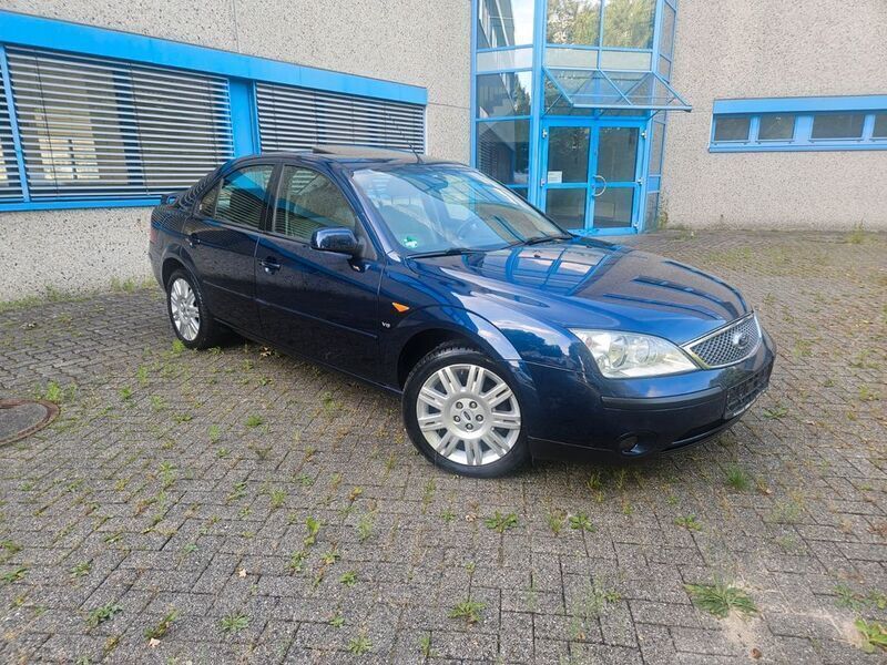 Blau Gebraucht 2003 Ford Mondeo Ghia Limousine | 2.999 € (Teuer) - Bild 1/4