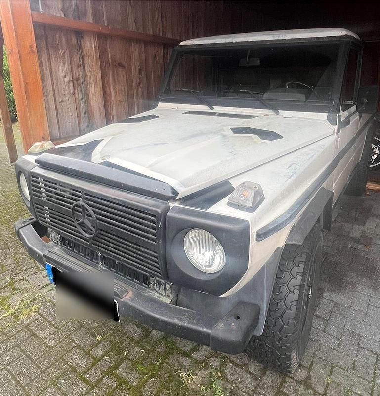 Beige Gebraucht 1993 Mercedes G250 SUV | 19.999 € - Bild 1/3