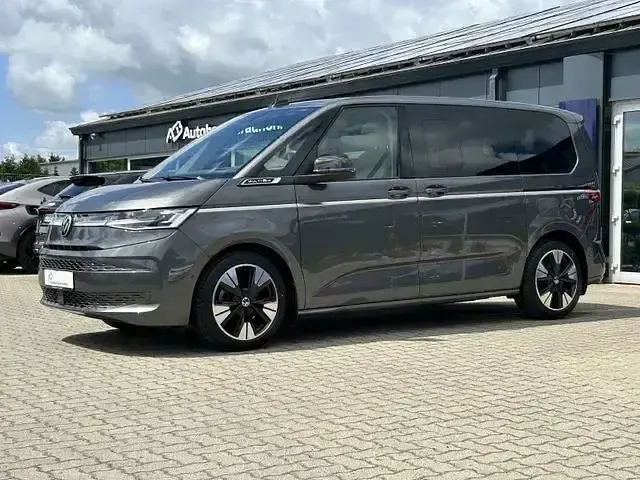 Gebraucht VW Multivan Style 218 PS (160 kW) 2023 Indiumgrau Van / Kleinbus