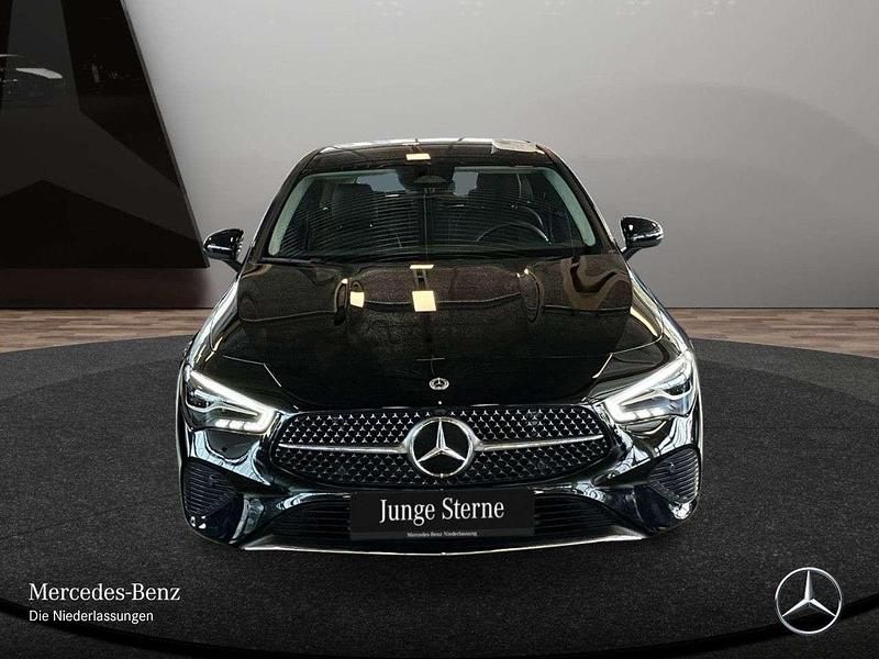 Gebraucht Mercedes CLA180 Progressive 136 PS (100 kW) 2024 Kosmosschwarz Limousine