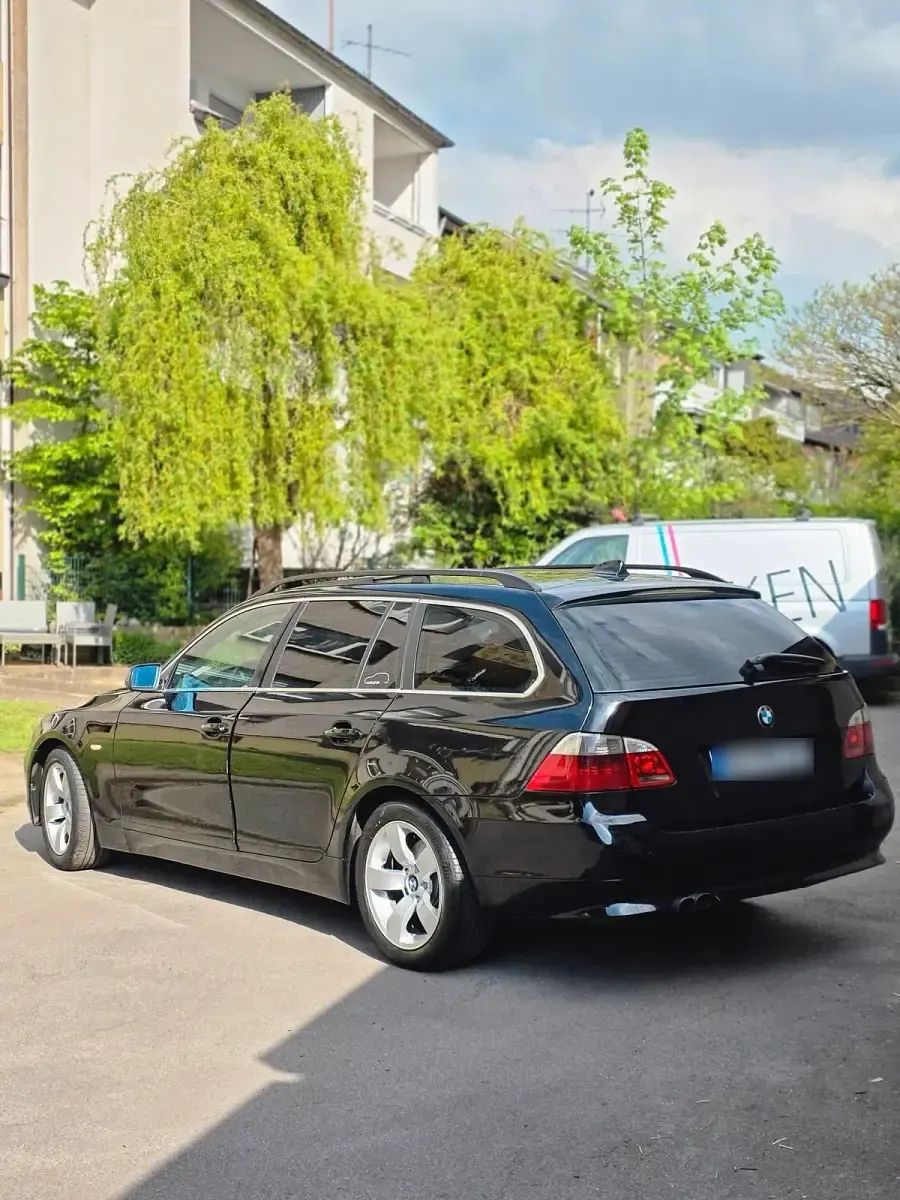 Gebraucht BMW 525 177 PS (130 kW) 2004 Schwarz Kombi