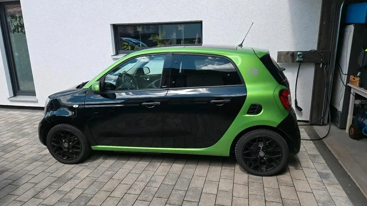 Gebraucht Smart ForFour Electric Drive Passion 58 kW (80 PS) 2021 Schwarz Kleinwagen