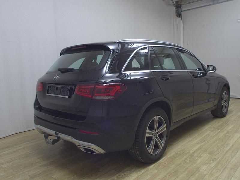 Gebraucht Mercedes GLC200 211 PS (155 kW) 2021 Schwarz SUV