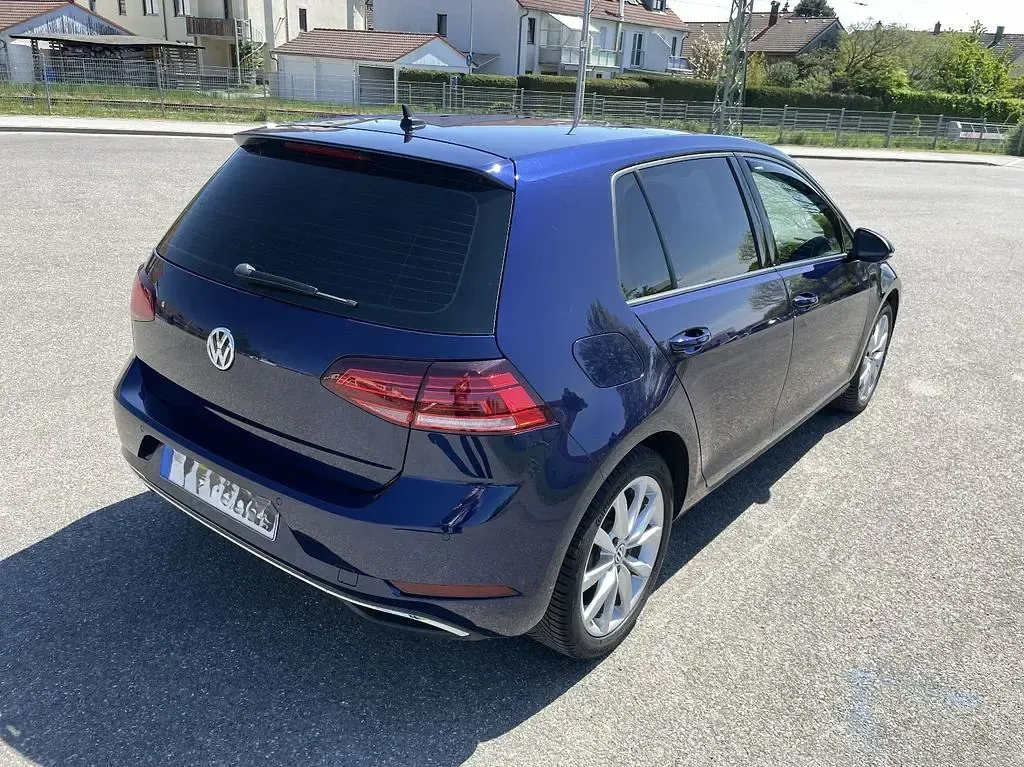 Gebraucht VW Golf VII 125 PS (91 kW) 2018 Blau Limousine