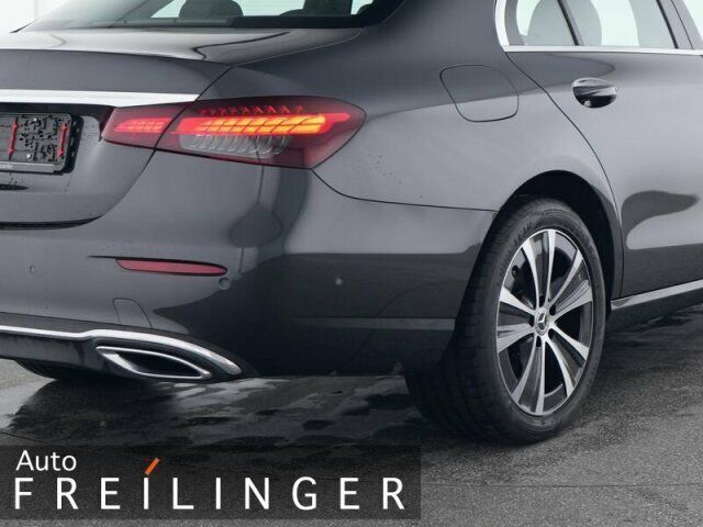 Second-hand Mercedes E300 Avantgarde 258 CP (189 kW) 2023 Gri Berlinǎ
