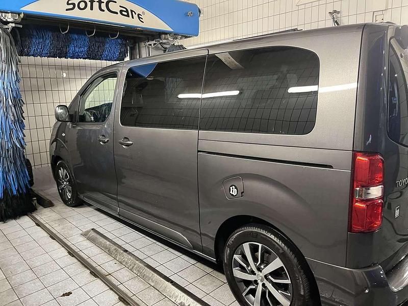Gebraucht Toyota Proace Team 144 PS (105 kW) 2022 Grau Van / Kleinbus