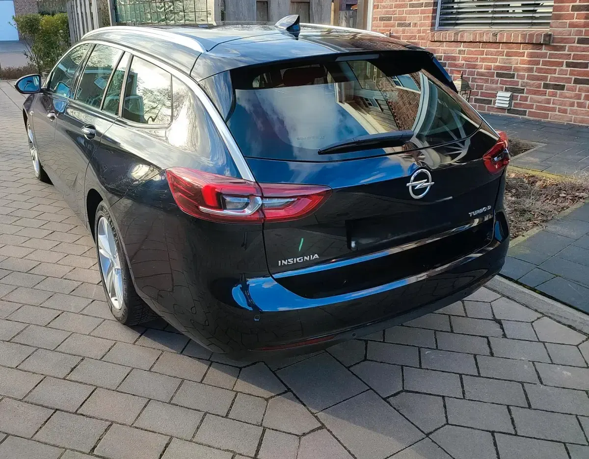 Gebraucht Opel Insignia 136 PS (100 kW) 2017 Blau Kombi