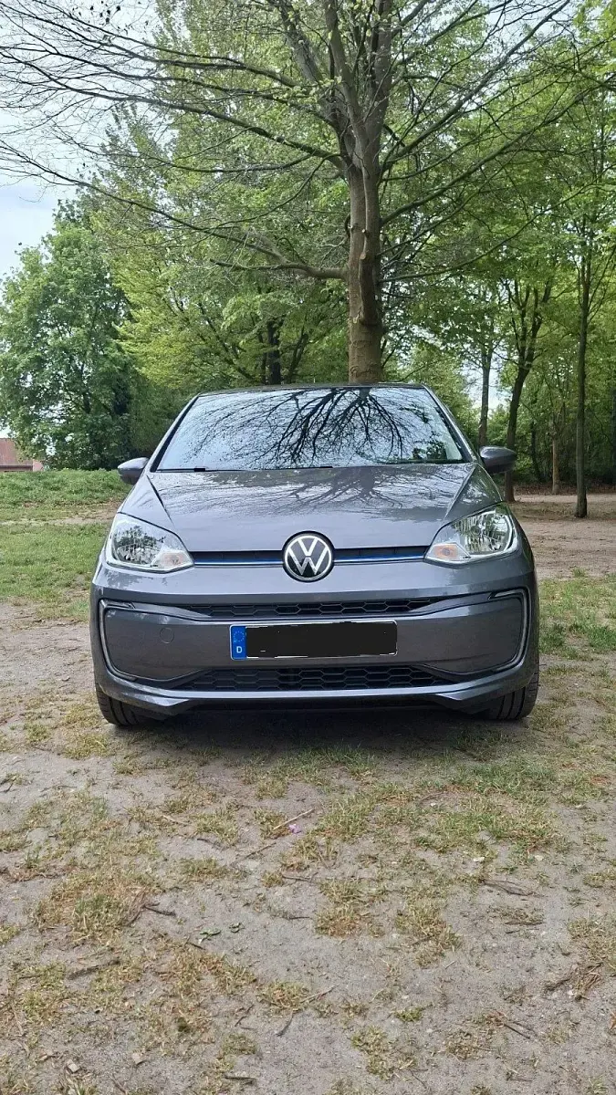 Używany VW e-up! Style 61 kW (83 KM) 2022 Szary Hatchback