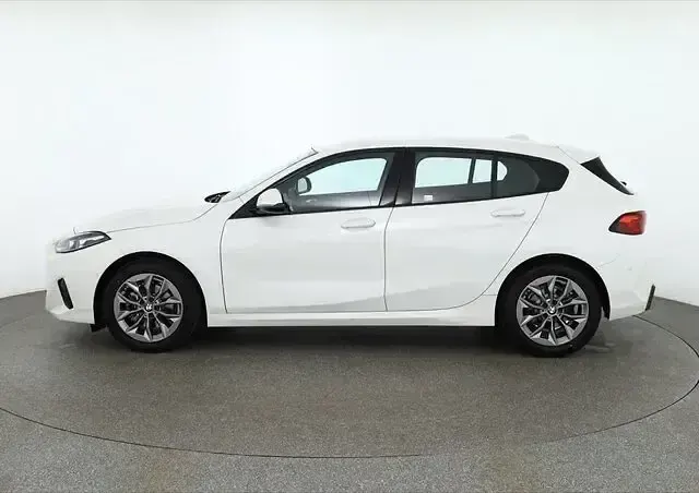 Używany BMW 120 170 KM (125 kW) 2025 Biały Hatchback