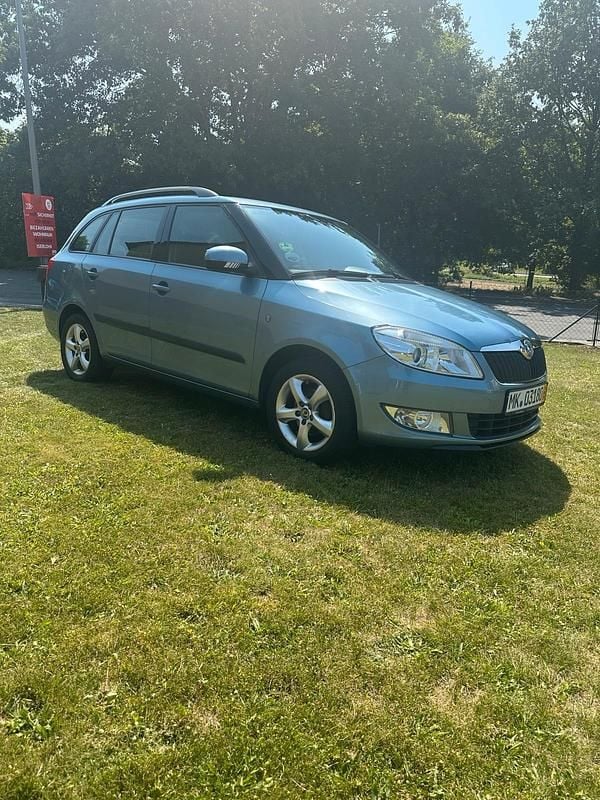 Blau Gebraucht 2010 Skoda Fabia Kombi | 1.750 € (Guter Preis) - Bild 1/4