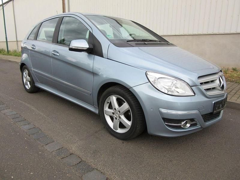 Blau Gebraucht 2010 Mercedes B200 Van / Kleinbus | 4.990 € (Superpreis) - Bild 1/4