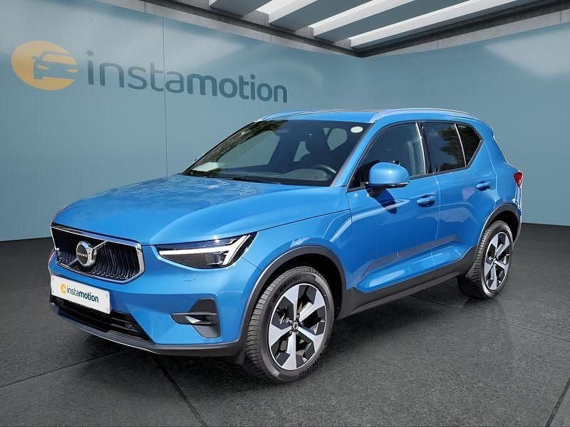 Blau Gebraucht 2024 Volvo XC40 Core SUV | 35.449 € (Fairer Preis) - Bild 1/4