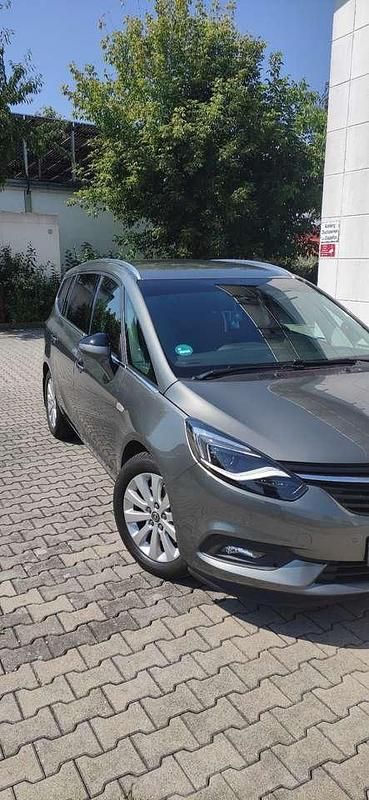 Grau Gebraucht 2019 Opel Zafira Tourer drive Van / Kleinbus | 22.000 € - Bild 1/4