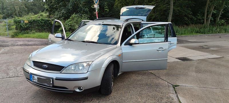 Silber Gebraucht 2003 Ford Mondeo Ambiente Kombi | 1.099 € (Fairer Preis) - Bild 1/4