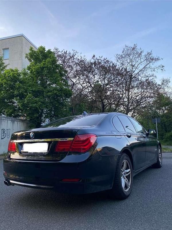 Gebraucht BMW 730 245 PS (180 kW) 2010 Schwarz Limousine