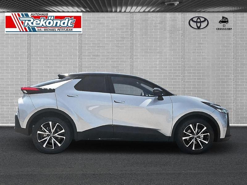 Neu Toyota C-HR 140 PS (102 kW) 2025 Silber SUV