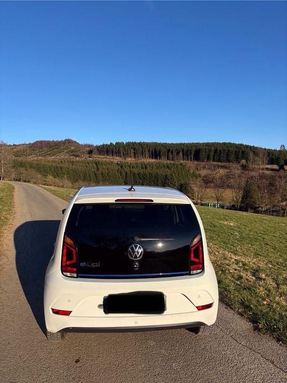 Gebraucht VW e-up! United 61 kW (83 PS) 2021 Weiß Kleinwagen