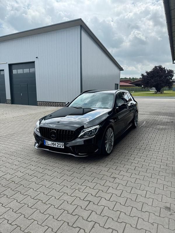 Schwarz Gebraucht 2017 Mercedes C43 AMG AMG Kombi | 31.650 € (Guter Preis) - Bild 1/4