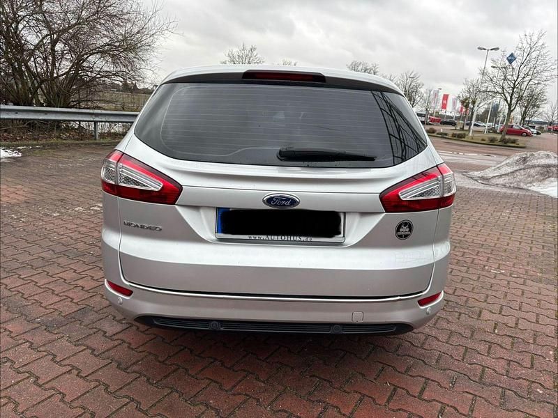 Gebraucht Ford Mondeo Trend 140 PS (102 kW) 2014 Grau Kombi