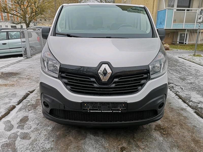 Gebraucht Renault Trafic 120 PS (88 kW) 2015 Weiß Van / Kleinbus