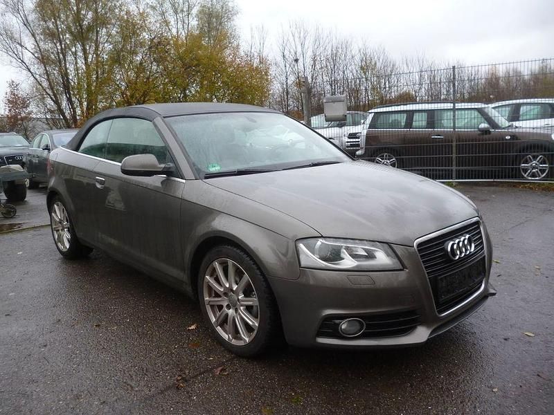 Grau Gebraucht 2010 Audi A3 Cabriolet S-Line Cabrio | 7.950 € (Fairer Preis) - Bild 1/4