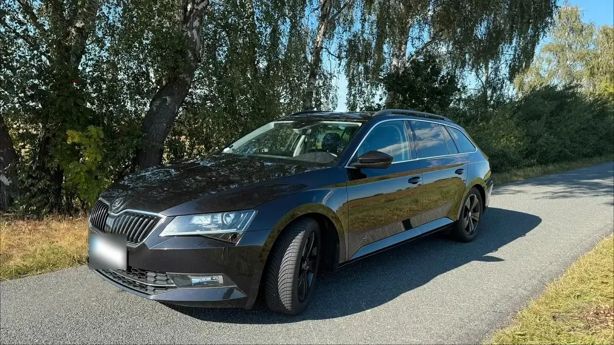 Gebraucht Skoda Superb 150 PS (110 kW) 2018 Schwarz Kombi