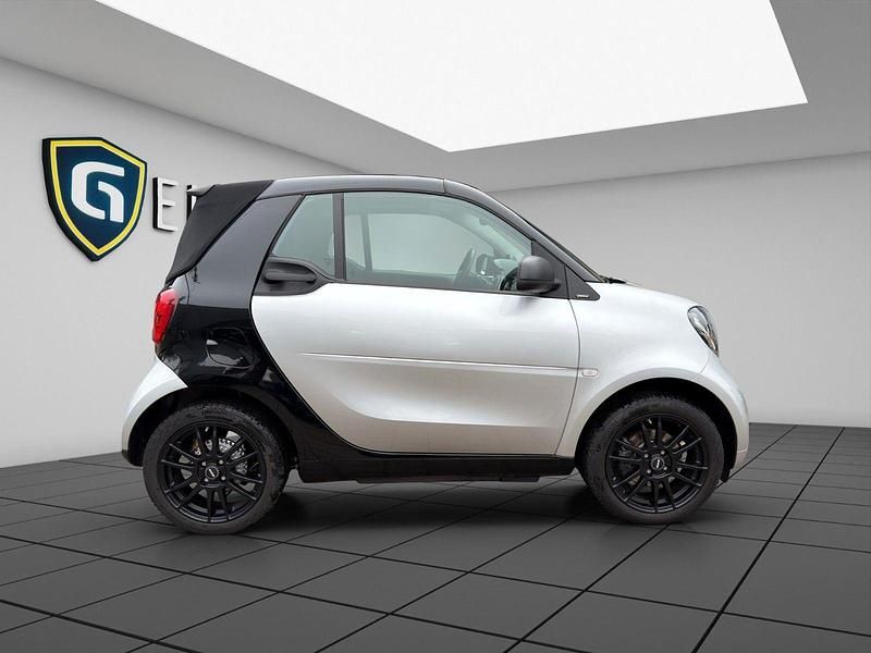 Gebraucht Smart ForTwo Cabrio 90 PS (66 kW) 2019 Schwarz Cabrio