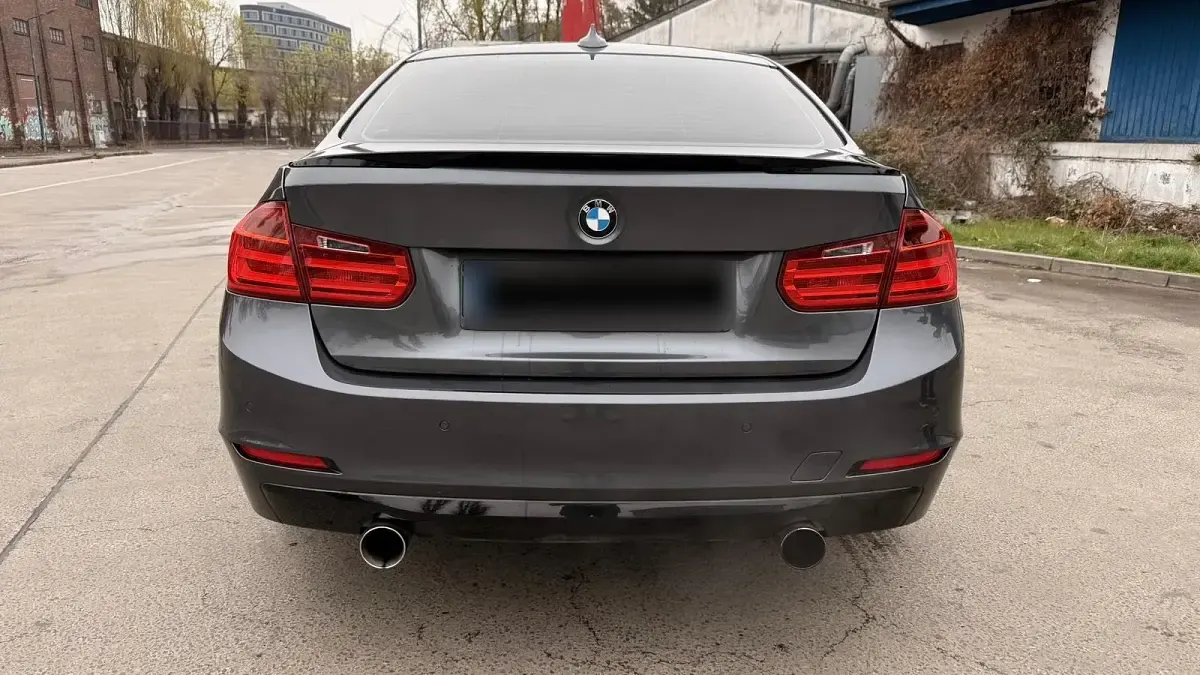Gebraucht BMW 335 306 PS (225 kW) 2013 Grau Limousine