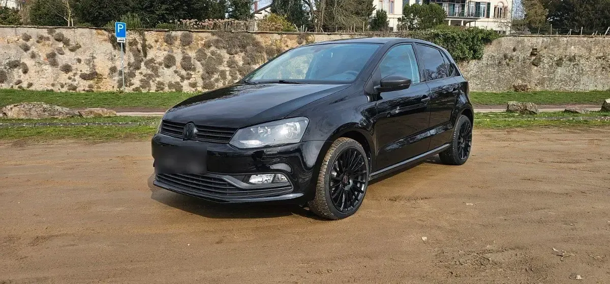Gebraucht VW Polo Trendline 75 PS (55 kW) 2015 Schwarz Kleinwagen