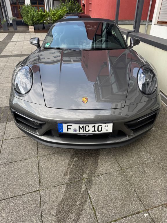 Grau Gebraucht 2022 Porsche 992 Cabrio | 164.900 € (Guter Preis) - Bild 1/4