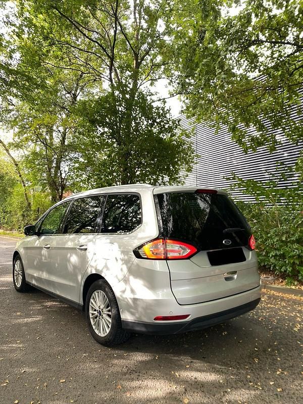 Gebraucht Ford Galaxy 190 PS (139 kW) 2019 Silber Van / Kleinbus