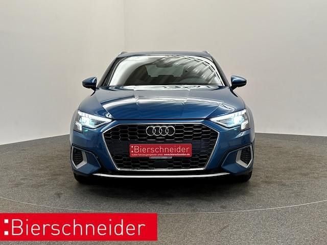 Gebraucht Audi A3 Sportback e-tron Ambiente 204 PS (150 kW) 2021 Atollblau metallic Kleinwagen