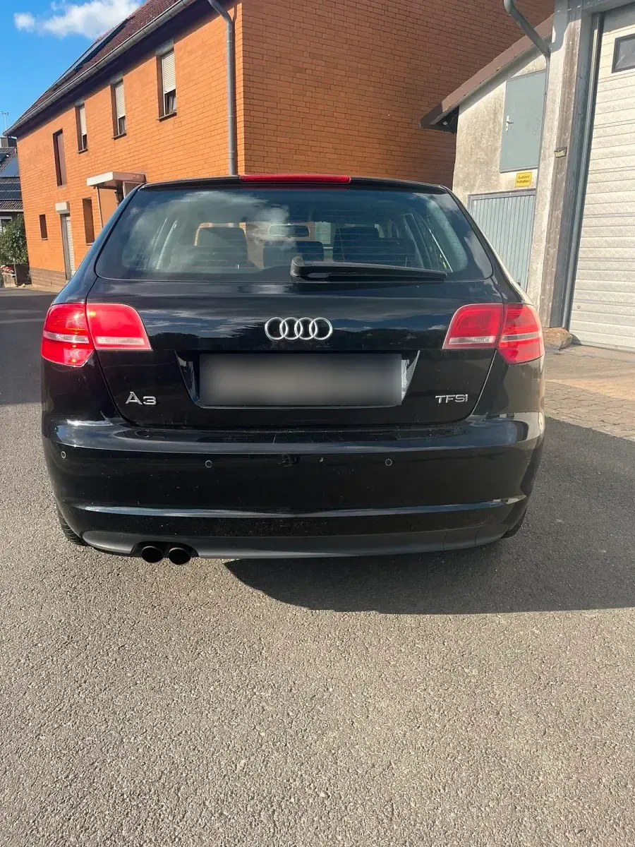 Gebraucht Audi A3 125 PS (91 kW) 2010 Schwarz Kleinwagen