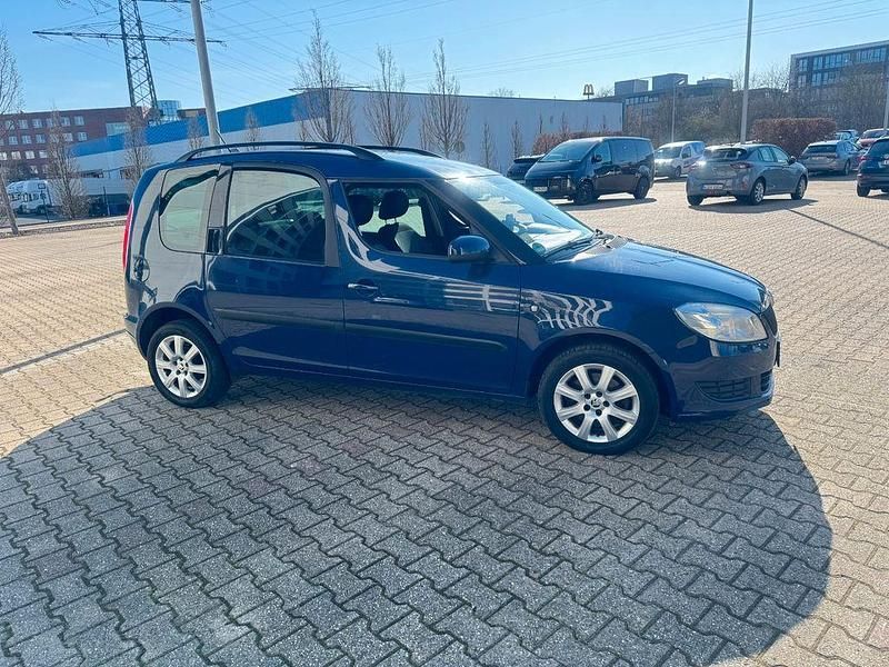 Gebraucht Skoda Roomster Plus Edition 105 PS (77 kW) 2015 Blau Van / Kleinbus
