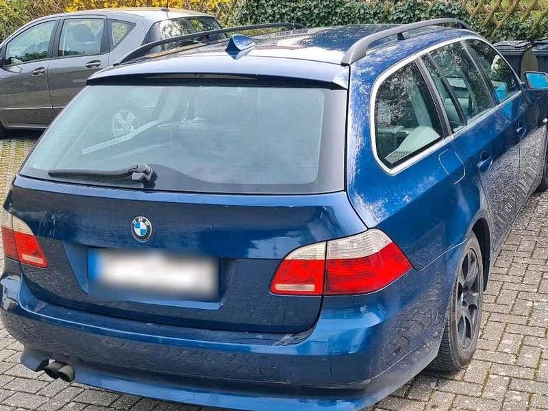Gebraucht BMW 525 177 PS (130 kW) 2006 Blau Kombi