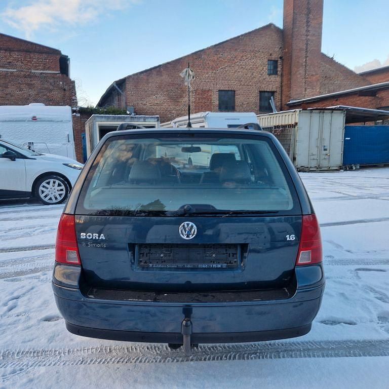 Gebraucht VW Bora Highline 105 PS (77 kW) 2002 Blau Kombi