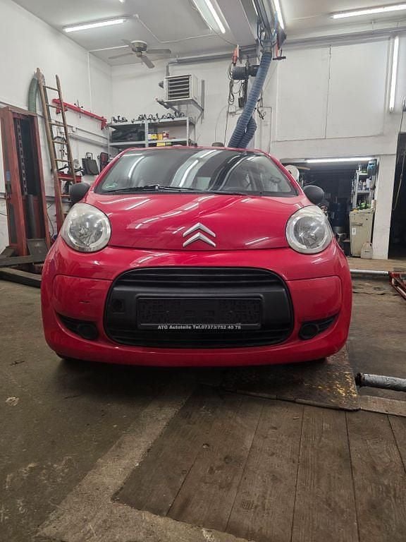 Rot Gebraucht 2009 Citroën C1 Style Kleinwagen | 2.520 € (Fairer Preis) - Bild 1/4