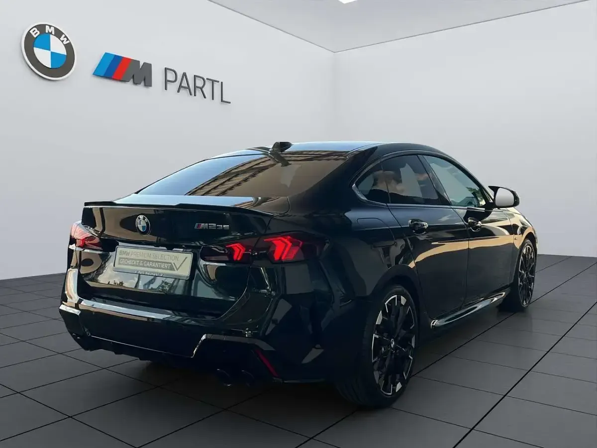 Gebraucht BMW M235 M Sport 300 PS (220 kW) 2025 Schwarz Coupé
