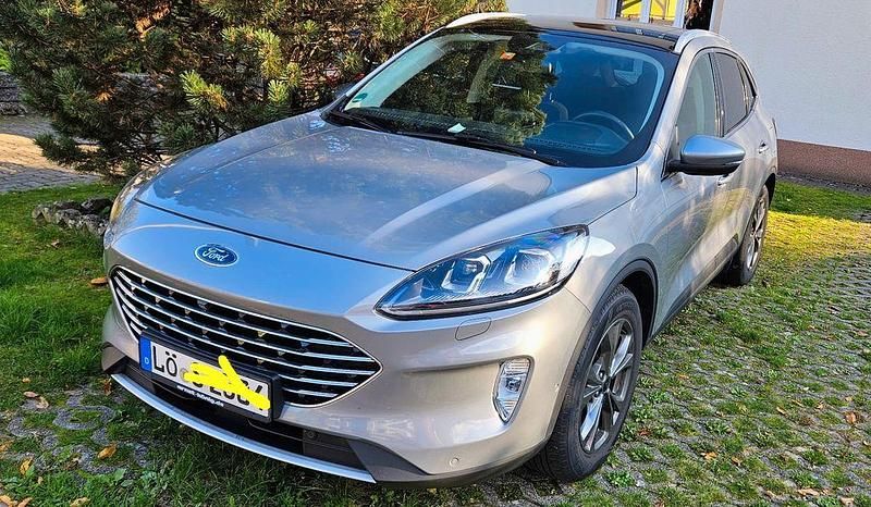 Grau Gebraucht 2020 Ford Kuga Titanium SUV | 24.400 € (Fairer Preis) - Bild 1/4