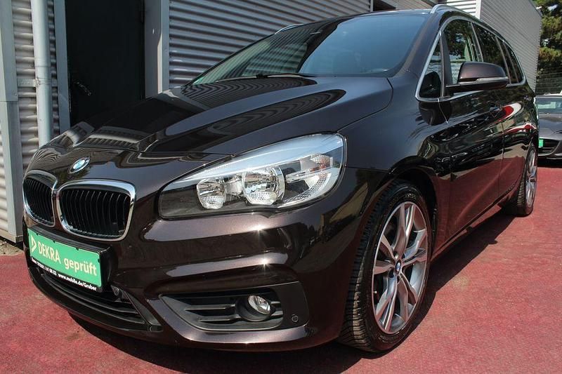 Sparkling brown Gebraucht 2016 BMW 220 Gran Tourer Advantage Van / Kleinbus | 16.979 € (Fairer Preis) - Bild 1/4