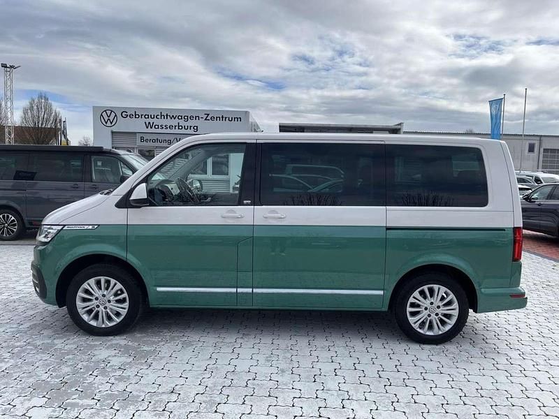Gebraucht VW Multivan R 150 PS (110 kW) 2022 Weiß  bay leaf green (grün) Van